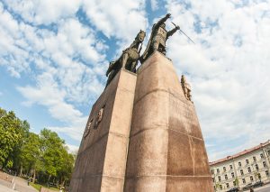 Meeting point, monument of Gediminas, Vilnius Free Walking Tours